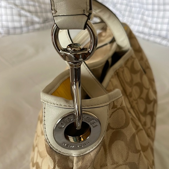 Coach Hadley signature duffle bag/wrist bag. Medium size - Picture 6 of 16